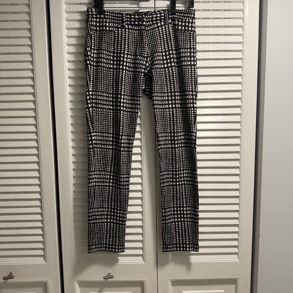 J. McLaughlin Black and White Houndstooth Pants